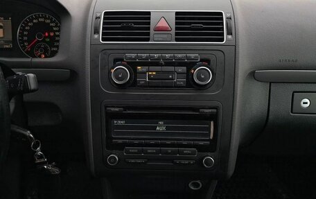 Volkswagen Touran III, 2010 год, 880 000 рублей, 11 фотография