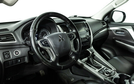Mitsubishi Pajero Sport III рестайлинг, 2017 год, 3 099 585 рублей, 11 фотография