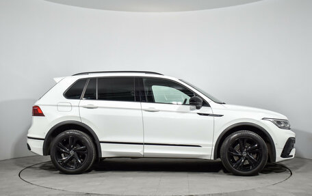 Volkswagen Tiguan II, 2021 год, 4 199 000 рублей, 4 фотография