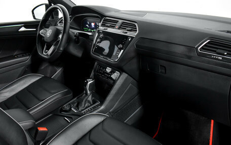 Volkswagen Tiguan II, 2021 год, 4 199 000 рублей, 10 фотография