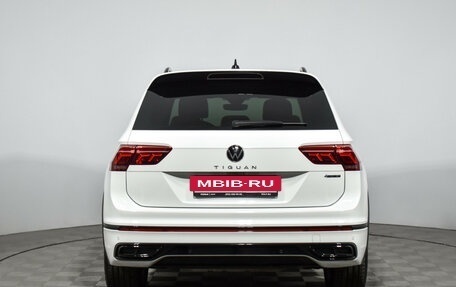 Volkswagen Tiguan II, 2021 год, 4 199 000 рублей, 6 фотография