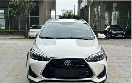 Toyota Yaris, 2022 год, 1 060 920 рублей, 2 фотография