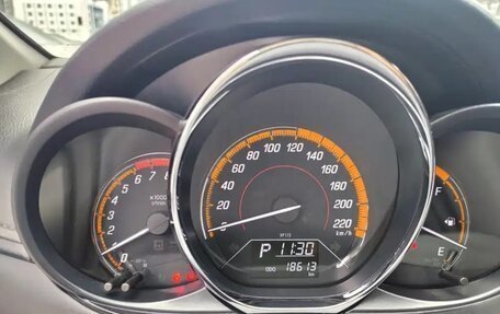 Toyota Yaris, 2022 год, 1 060 920 рублей, 6 фотография