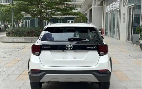 Toyota Yaris, 2022 год, 1 060 920 рублей, 11 фотография