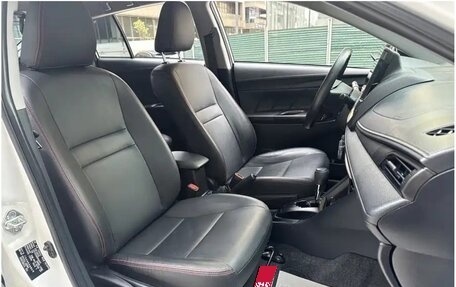 Toyota Yaris, 2022 год, 1 060 920 рублей, 8 фотография