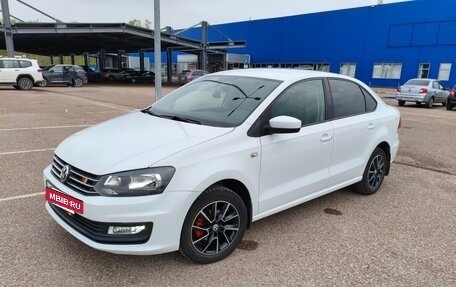 Volkswagen Polo VI (EU Market), 2015 год, 895 000 рублей, 2 фотография