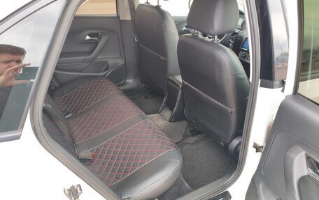 Volkswagen Polo VI (EU Market), 2015 год, 895 000 рублей, 24 фотография