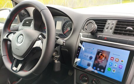 Volkswagen Polo VI (EU Market), 2015 год, 895 000 рублей, 23 фотография