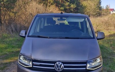 Volkswagen Multivan T6 рестайлинг, 2017 год, 5 999 999 рублей, 1 фотография