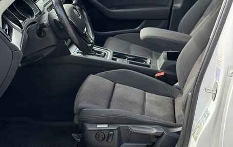 Volkswagen Passat B8 рестайлинг, 2015 год, 2 070 000 рублей, 23 фотография
