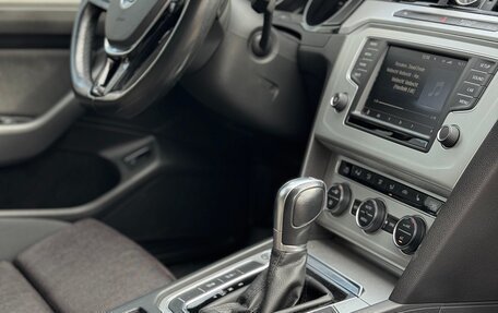 Volkswagen Passat B8 рестайлинг, 2015 год, 2 070 000 рублей, 31 фотография