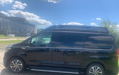 Hyundai Grand Starex Grand Starex I рестайлинг 2, 2018 год, 4 300 000 рублей, 4 фотография