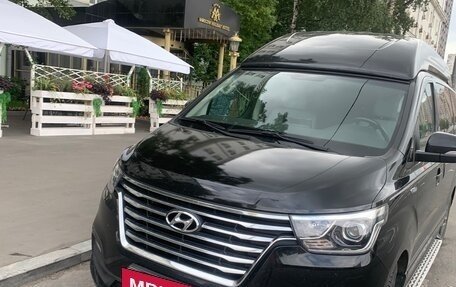 Hyundai Grand Starex Grand Starex I рестайлинг 2, 2018 год, 4 300 000 рублей, 8 фотография