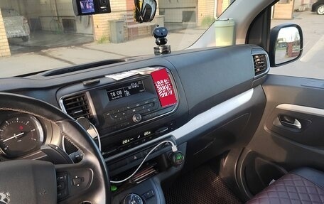 Peugeot Traveller I, 2018 год, 3 100 000 рублей, 7 фотография