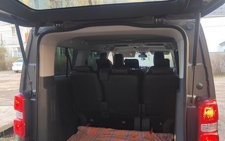 Peugeot Traveller I, 2018 год, 3 100 000 рублей, 15 фотография