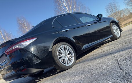 Toyota Camry, 2019 год, 2 740 000 рублей, 2 фотография