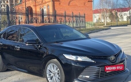 Toyota Camry, 2019 год, 2 740 000 рублей, 3 фотография
