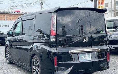 Honda Stepwgn IV, 2020 год, 1 920 000 рублей, 4 фотография