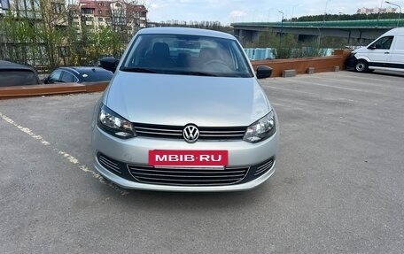 Volkswagen Polo VI (EU Market), 2013 год, 640 000 рублей, 4 фотография