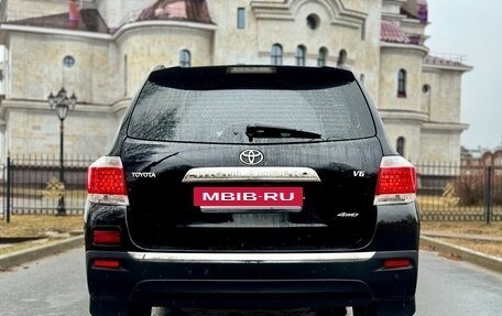 Toyota Highlander III, 2011 год, 1 820 000 рублей, 10 фотография
