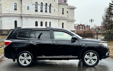 Toyota Highlander III, 2011 год, 1 820 000 рублей, 13 фотография