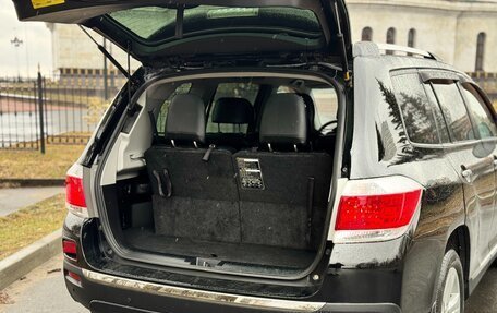 Toyota Highlander III, 2011 год, 1 820 000 рублей, 20 фотография