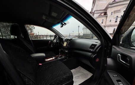 Toyota Highlander III, 2011 год, 1 820 000 рублей, 24 фотография