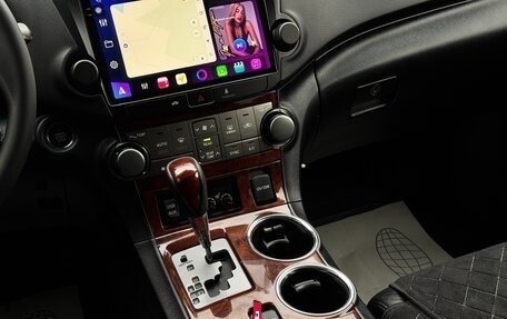 Toyota Highlander III, 2011 год, 1 820 000 рублей, 22 фотография