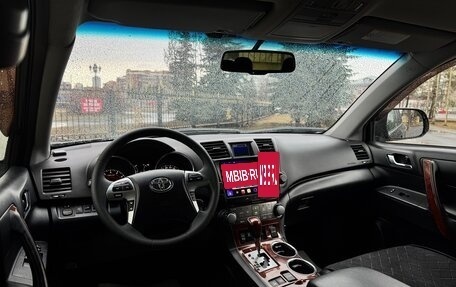 Toyota Highlander III, 2011 год, 1 820 000 рублей, 21 фотография