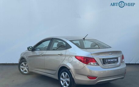 Hyundai Solaris II рестайлинг, 2013 год, 950 000 рублей, 6 фотография