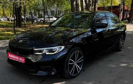 BMW 3 серия, 2019 год, 2 850 000 рублей, 3 фотография