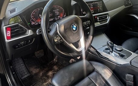 BMW 3 серия, 2019 год, 2 850 000 рублей, 14 фотография