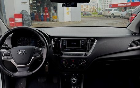Hyundai Solaris II рестайлинг, 2018 год, 1 390 000 рублей, 8 фотография