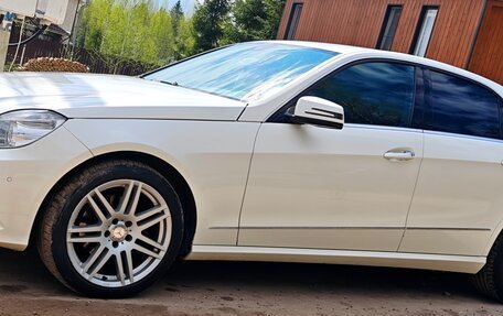 Mercedes-Benz E-Класс, 2011 год, 1 520 000 рублей, 2 фотография