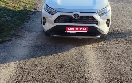 Toyota RAV4, 2021 год, 3 900 рублей, 2 фотография
