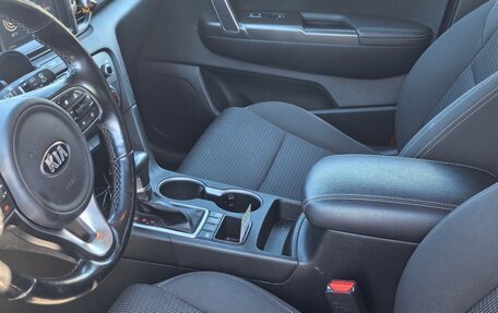 KIA Sportage IV рестайлинг, 2018 год, 2 250 000 рублей, 6 фотография