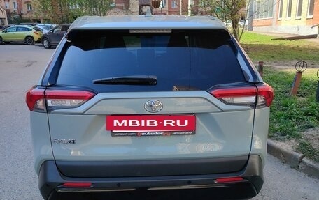 Toyota RAV4, 2020 год, 2 900 000 рублей, 4 фотография