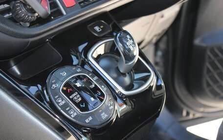 Toyota Voxy III, 2018 год, 2 460 000 рублей, 26 фотография