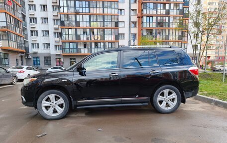 Toyota Highlander III, 2012 год, 2 150 000 рублей, 4 фотография