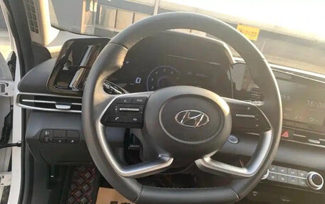 Hyundai Elantra, 2022 год, 1 320 000 рублей, 7 фотография