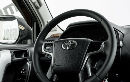 Toyota Land Cruiser Prado 150 рестайлинг 2, 2017 год, 4 350 000 рублей, 15 фотография