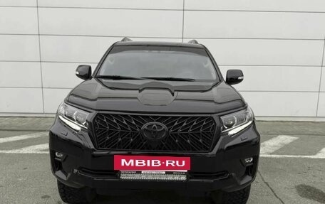 Toyota Land Cruiser Prado 150 рестайлинг 2, 2019 год, 5 750 000 рублей, 2 фотография