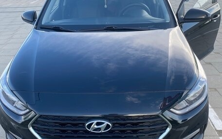 Hyundai Solaris II рестайлинг, 2017 год, 1 300 000 рублей, 1 фотография