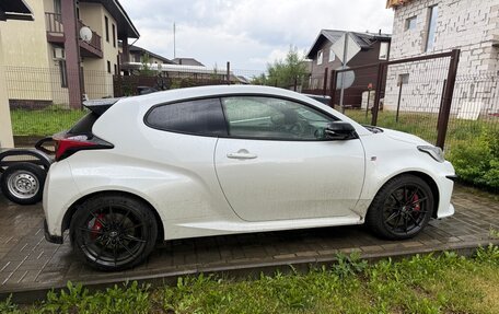 Toyota Yaris, 2024 год, 3 500 000 рублей, 3 фотография