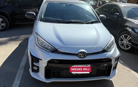 Toyota Yaris, 2024 год, 3 500 000 рублей, 8 фотография
