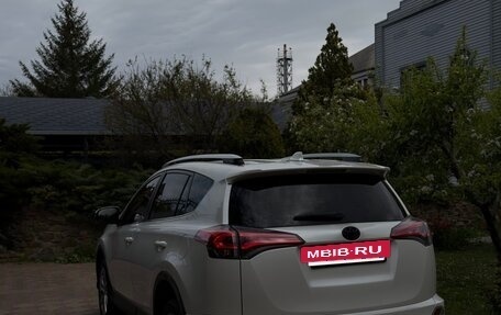 Toyota RAV4, 2016 год, 2 800 000 рублей, 4 фотография