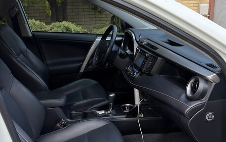 Toyota RAV4, 2016 год, 2 800 000 рублей, 11 фотография