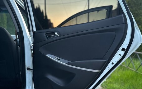 Hyundai Solaris II рестайлинг, 2011 год, 740 000 рублей, 10 фотография