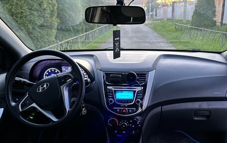 Hyundai Solaris II рестайлинг, 2011 год, 740 000 рублей, 13 фотография