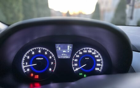 Hyundai Solaris II рестайлинг, 2011 год, 740 000 рублей, 14 фотография